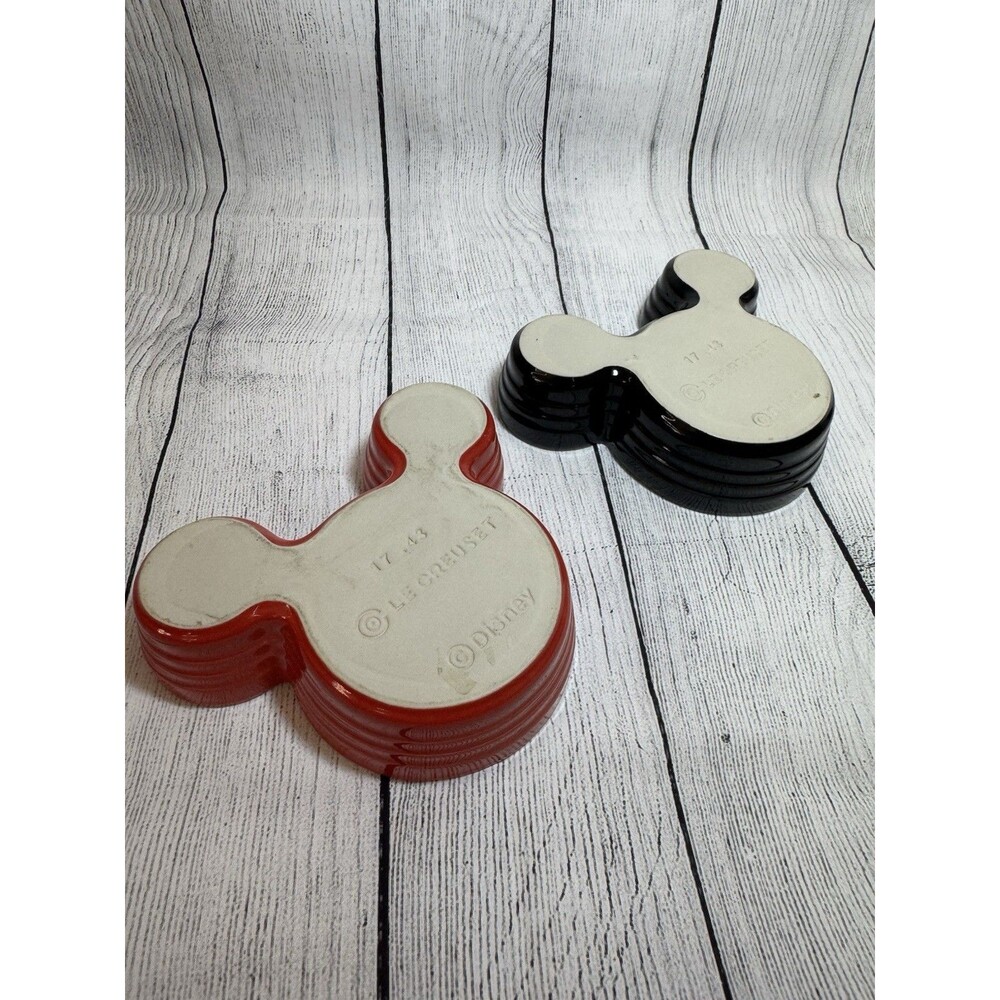 Set Of 2 Le Creuset Disney Mickey Mouse Stoneware Ramekins Black & Red 7.5oz - Picture 2 of 13